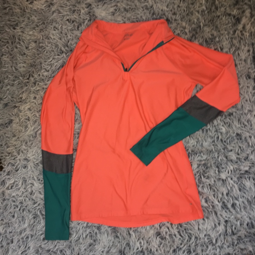 Athletic pullover